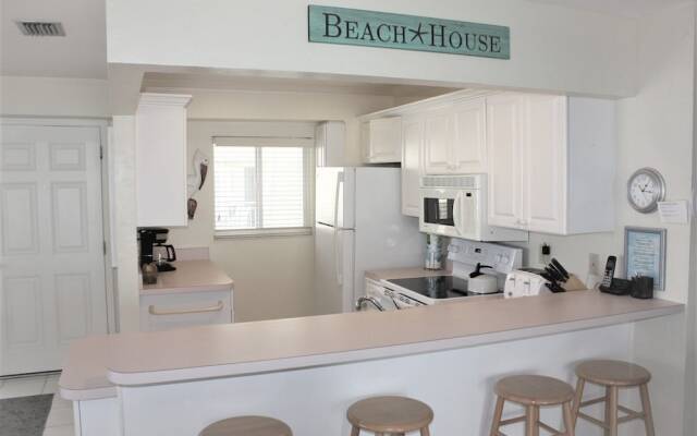 Jamaica Royale 402 - 2 Br Condo