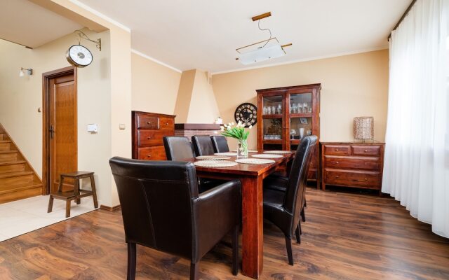 Family House Poreba Cracow by Renters
