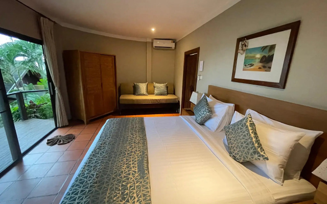 Beyond The Blue Horizon Villa Resort