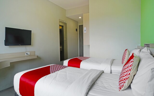 Collection O 91373 M Hotel