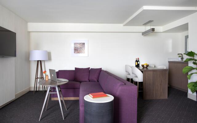 Crowne Plaza Atlanta Perimeter at Ravinia by IHG
