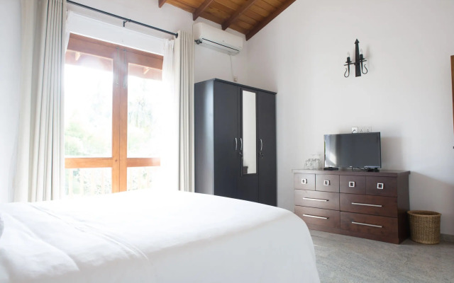 Villa White Queen
