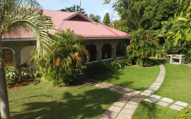 Villa Rafia Guesthouse