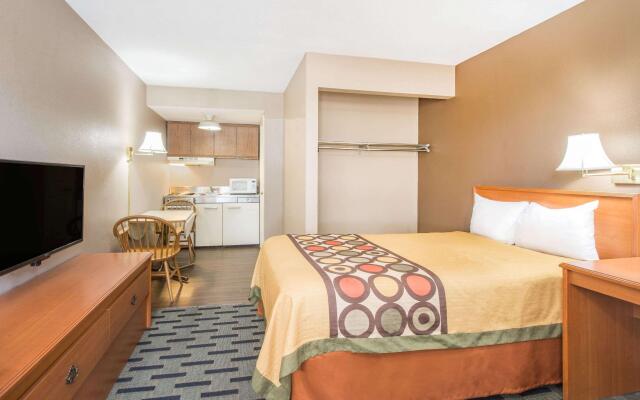 Red Roof Inn & Suites Marysville