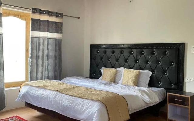 Hotel Nubra Delight and Camps