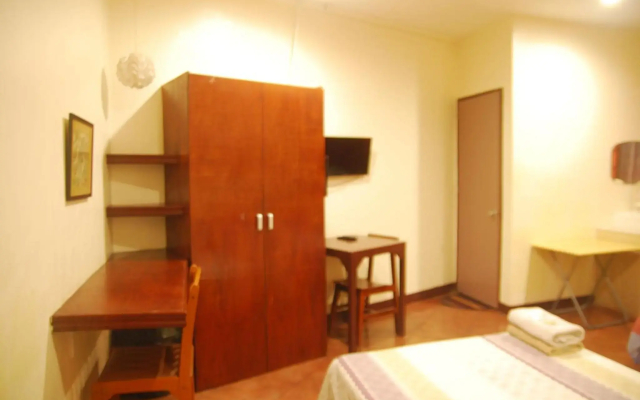 Centro Mactan Suites