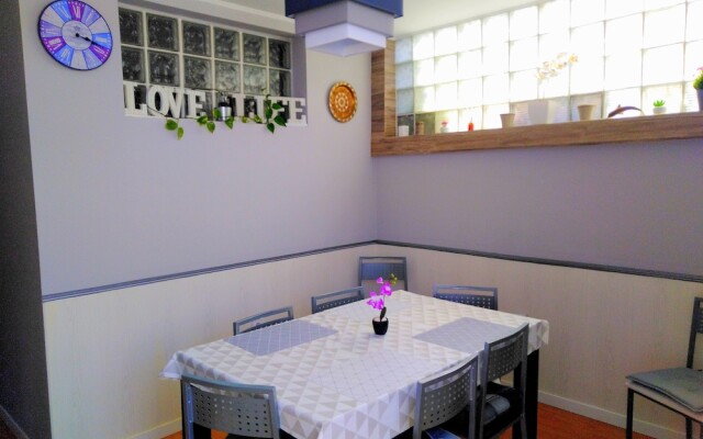 Arade room