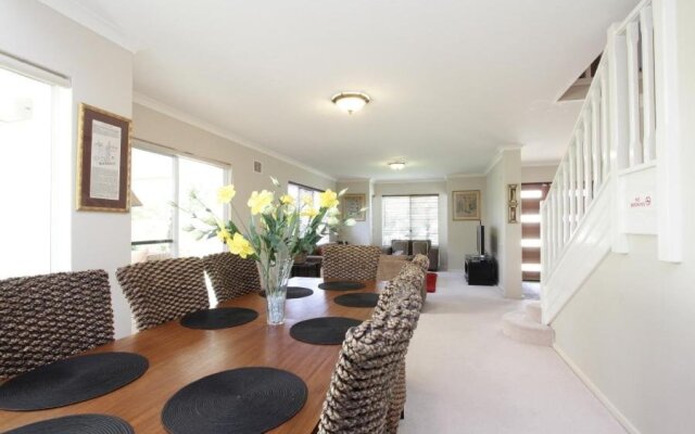 Tea Tree Manor