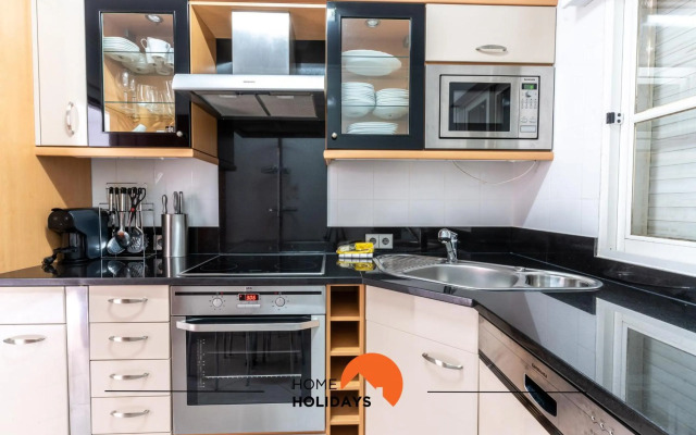 #075 Flat Near Strip Albufeira and 5m Beach