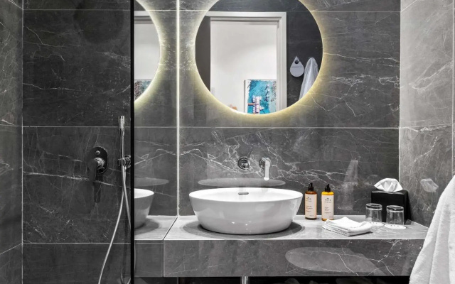 Mercure Larnaca Finikoudes Beach
