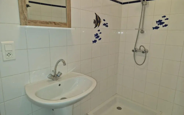 Flat With Direct Beach Access