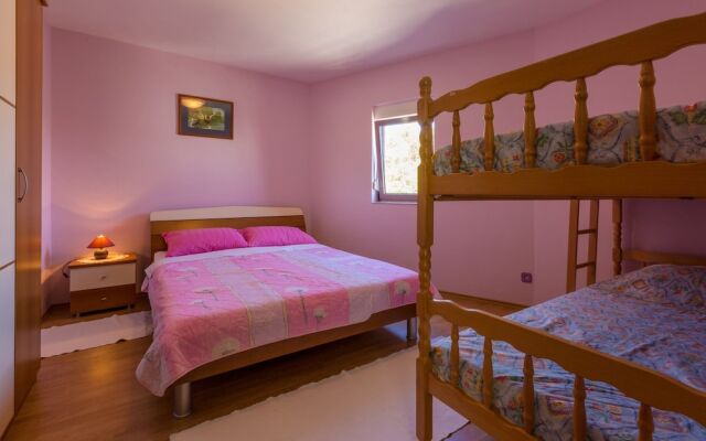 Apartment Djusi