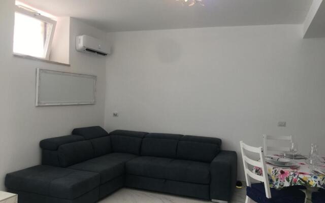 The Cove 1.3km From Beach