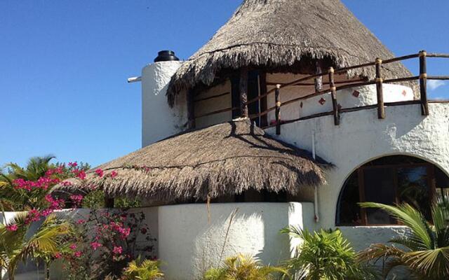 Casa de los Angeles by Villas Geminis Tulum