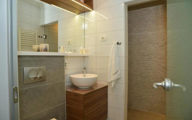 Fifi apartment w. parking in old town