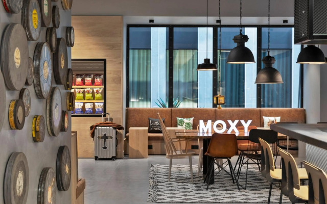 Moxy Lyon Airport