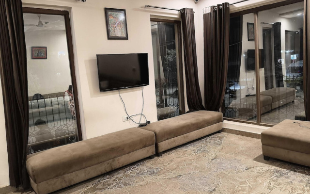 Collection O Agra Kalindi Vihar