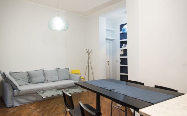 Delicious Apartment in Shopping District