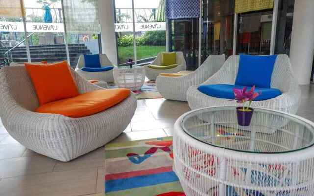 2BR L'Avenue Apartment By Travelio