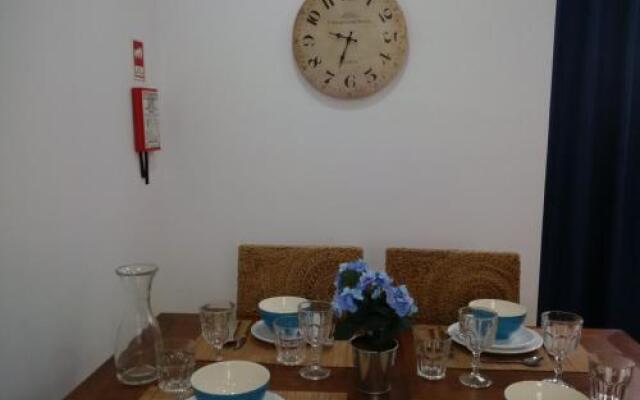 Watching Azores Apartments (R)