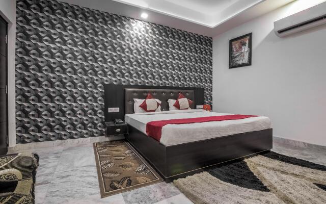 OYO 8888 Riga HS Deluxe