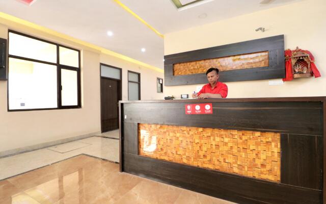 Capital O 33383 Albie Stay Inn
