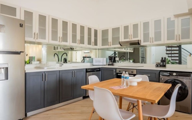 w Lovely 3BR With Modern Balcony in Panama