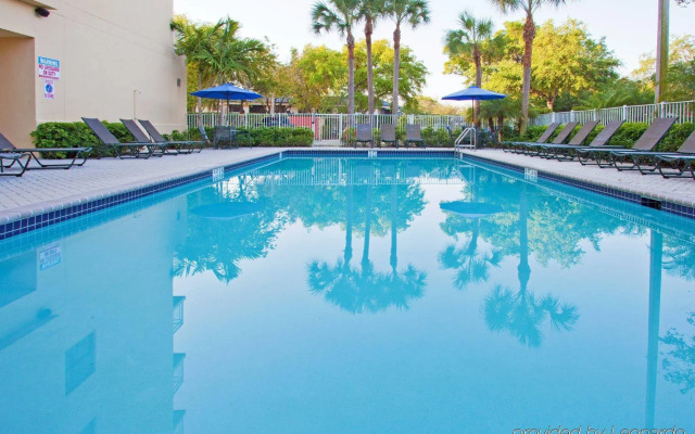 Holiday Inn Express Hotel & Suites Ft. Lauderdale-Plantation by IHG