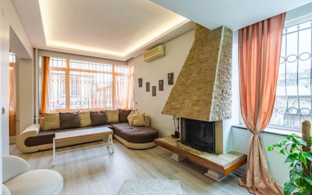 Comfy Flat Near Nisantasi and Taksim in Sisli