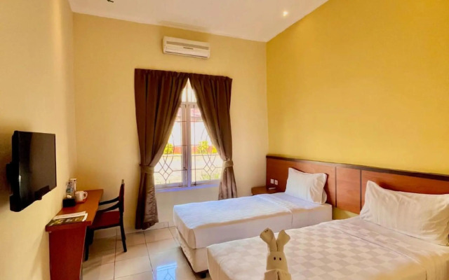 Emer One Tanah Datar