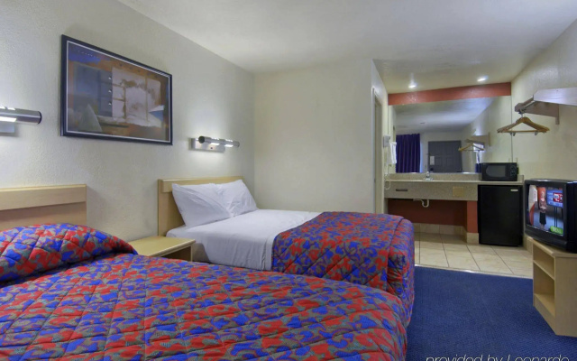 Red Roof Inn Stockton