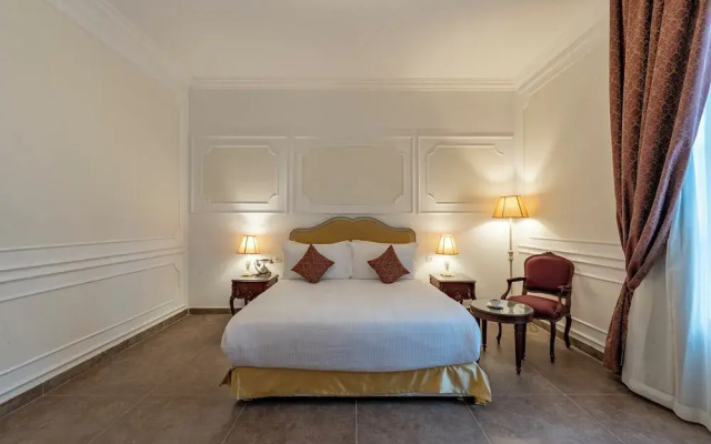 Maison Maxim De Lesseps