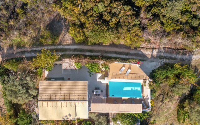 Villa Oasis in Nikiana - Sleep 6 - Pool - Hot Tub