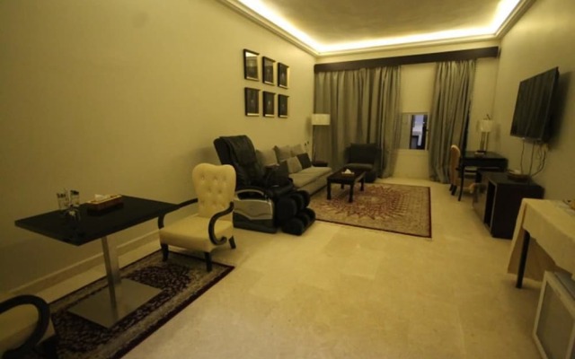 Bhanis Hotel