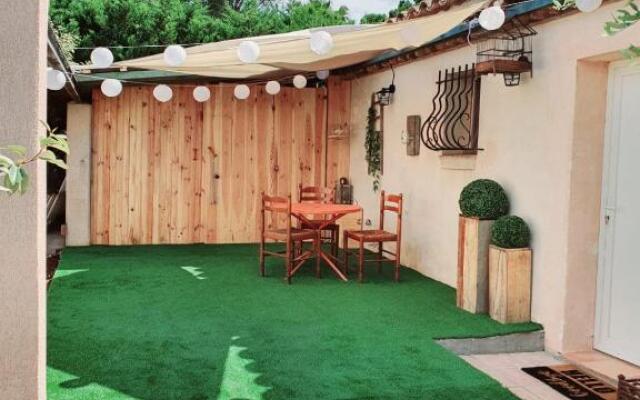 Charmant petit studio à 2 pas du village