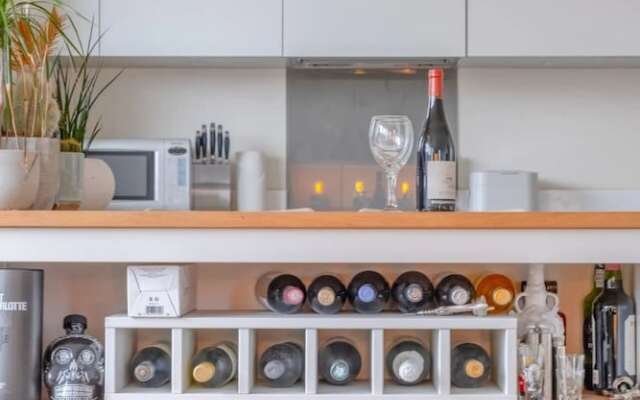 Modern 2 Bedroom Flat in Elephant and Castle