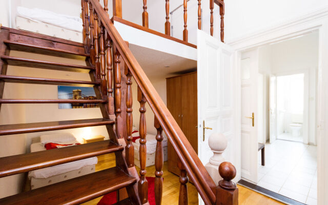 Opera Apartments
