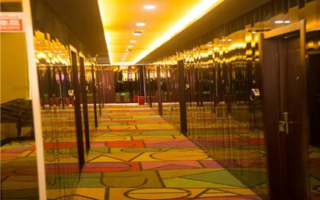Shell Hotel (Shanghai Meilan Lake Luosheng Road)