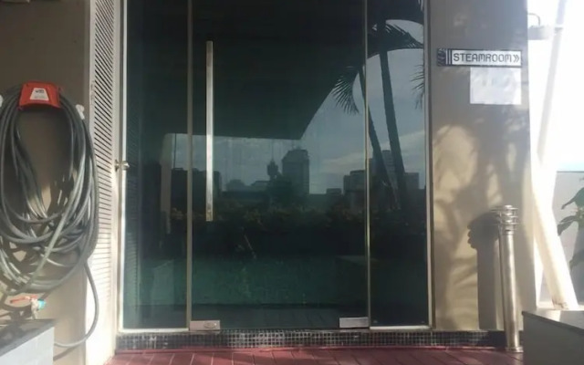 Thanyalak At The Gallery Condominium