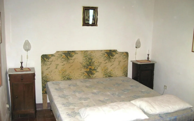 Farmhouse in Castelfranco Piandisco With Garden