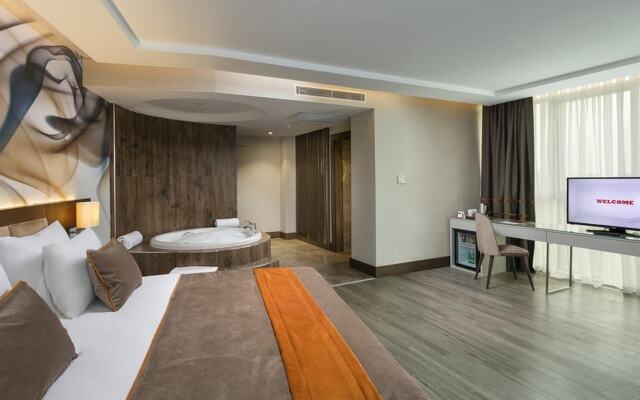 B Business Hotel & Spa