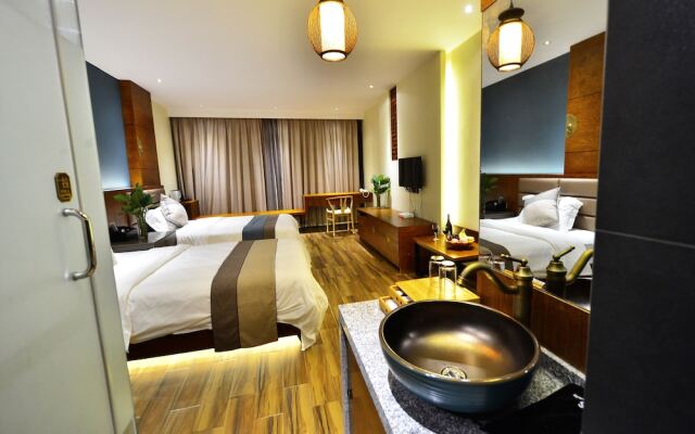 CTN LiRiver Boutique Hotel