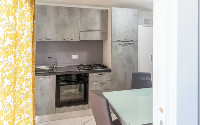 Residence con Piscina e Giardino