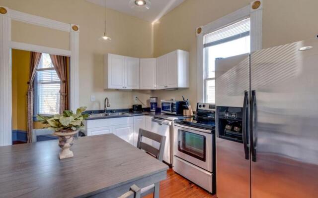 Forsyth Park 2 Bedroom Beauty