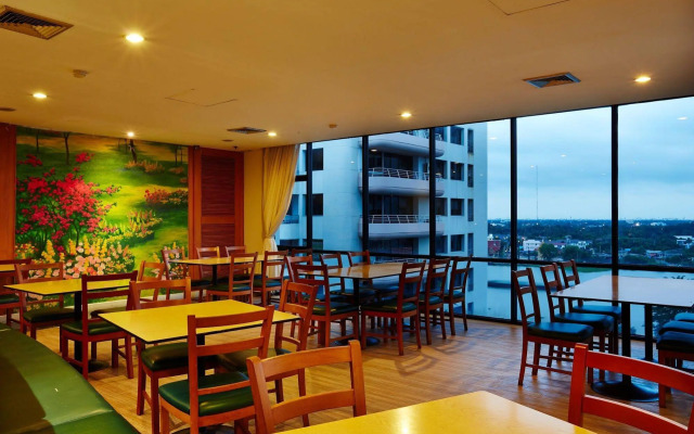Riverine Place Hotel and Residence