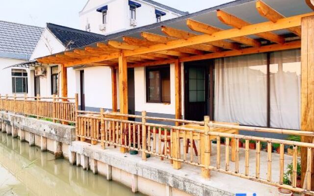 YiJiang ChunShe Guesthouse