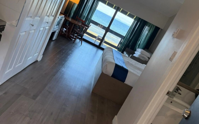 Sand Pebbles Inn