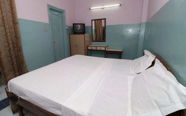 SPOT ON 37960 Hotel Krishna Plaza