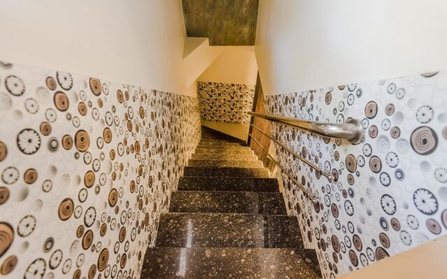OYO 8544 Hotel Bently