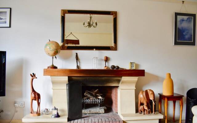 Three Bedroom Home With Garden in Brighton